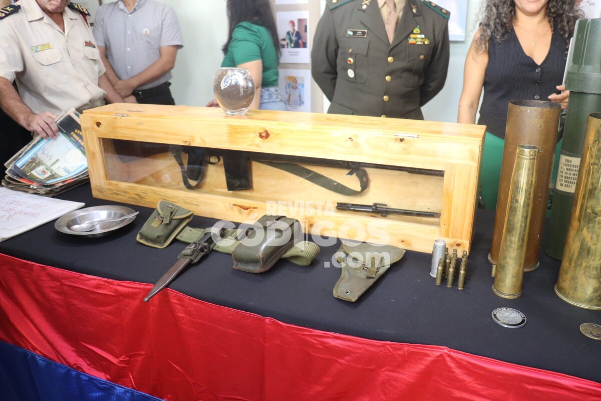 muestra malvinas 13 - 35