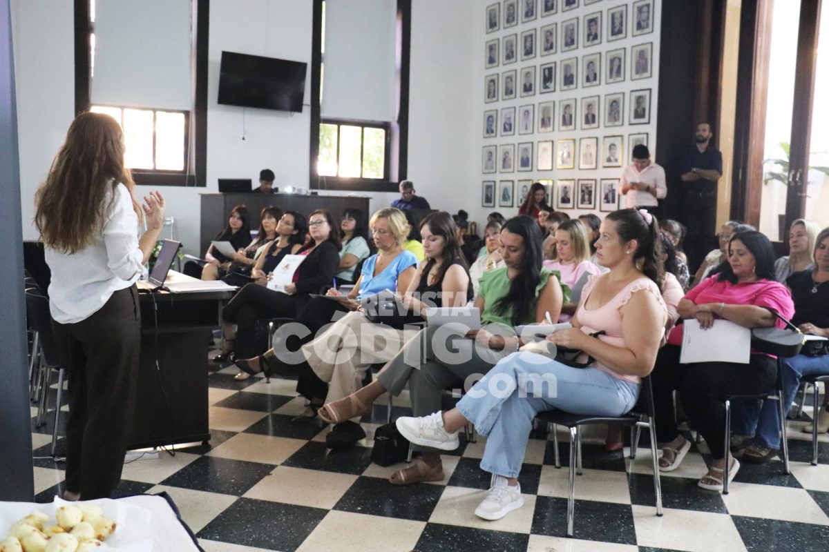 Capacitaron en técnicas legislativas a las integrantes del Parlamento de la Mujer de Posadas 2026