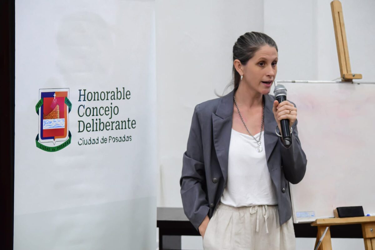 Continúan con las capacitaciones en el Parlamento de la Mujer en Posadas 2 4 - parlamento de la mujer 3 1 - 3