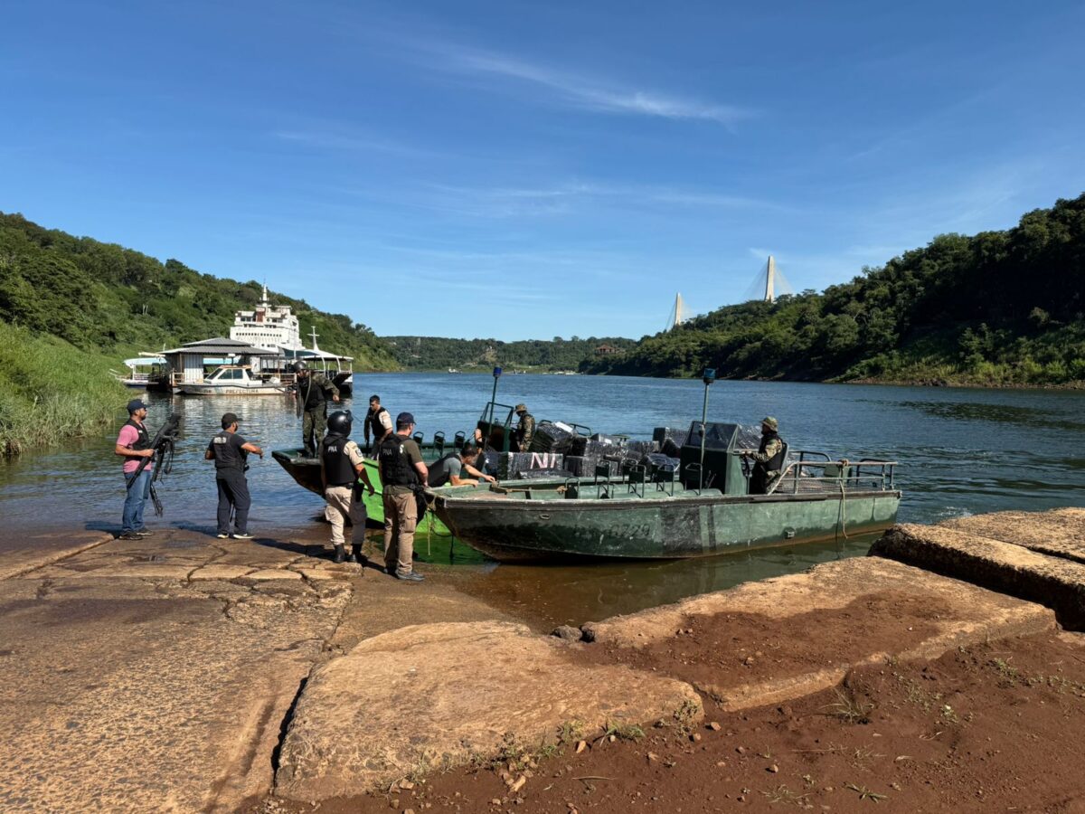 Prefectura secuestró contrabando por $245 millones tras un tiroteo en Iguazú: una agente fue herida
