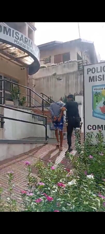 Robo en proceso frustrado por videovigiladores en Posadas: tres ladrones detenidos y objetos recuperados 4 8 - robo frustrado 5 - 7