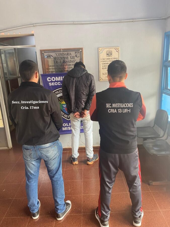 A través de cámaras del 911 recuperaron bienes robados y detuvieron a los ladrones en Posadas 2 4 - A traves de camaras del 911 recuperaron bienes robados y detuvieron a los ladrones en Posadas 2 - 3