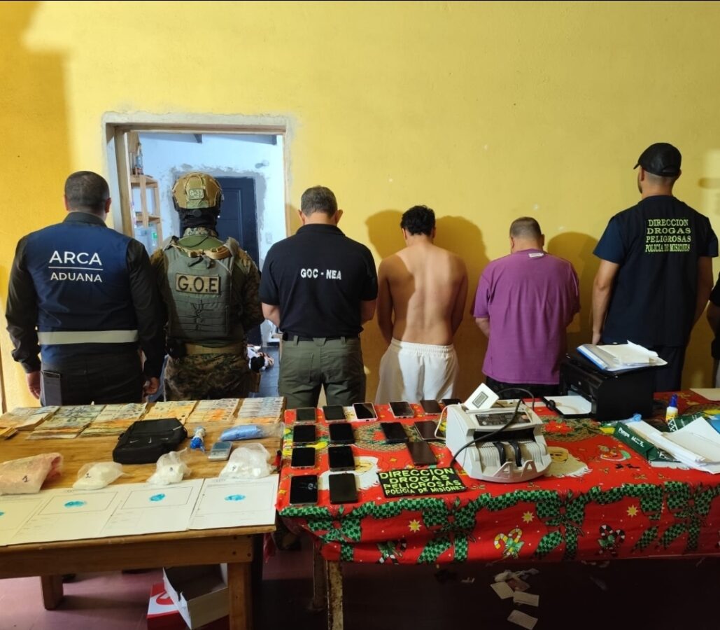 Capturaron al jefe de una narcobanda y a sus complices tras 15 allanamientos en Posadas 1 - 3