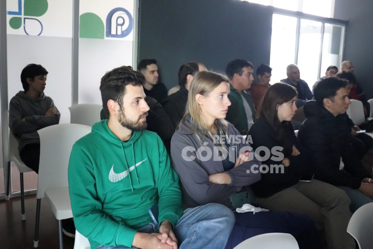 Con eje en la eficiencia energetica el Parque Industrial de Posadas inicio el Ciclo de Charlas 2026 2 - 5