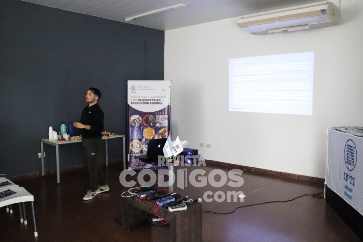 Con eje en la eficiencia energetica el Parque Industrial de Posadas inicio el Ciclo de Charlas 2026 3 - 1