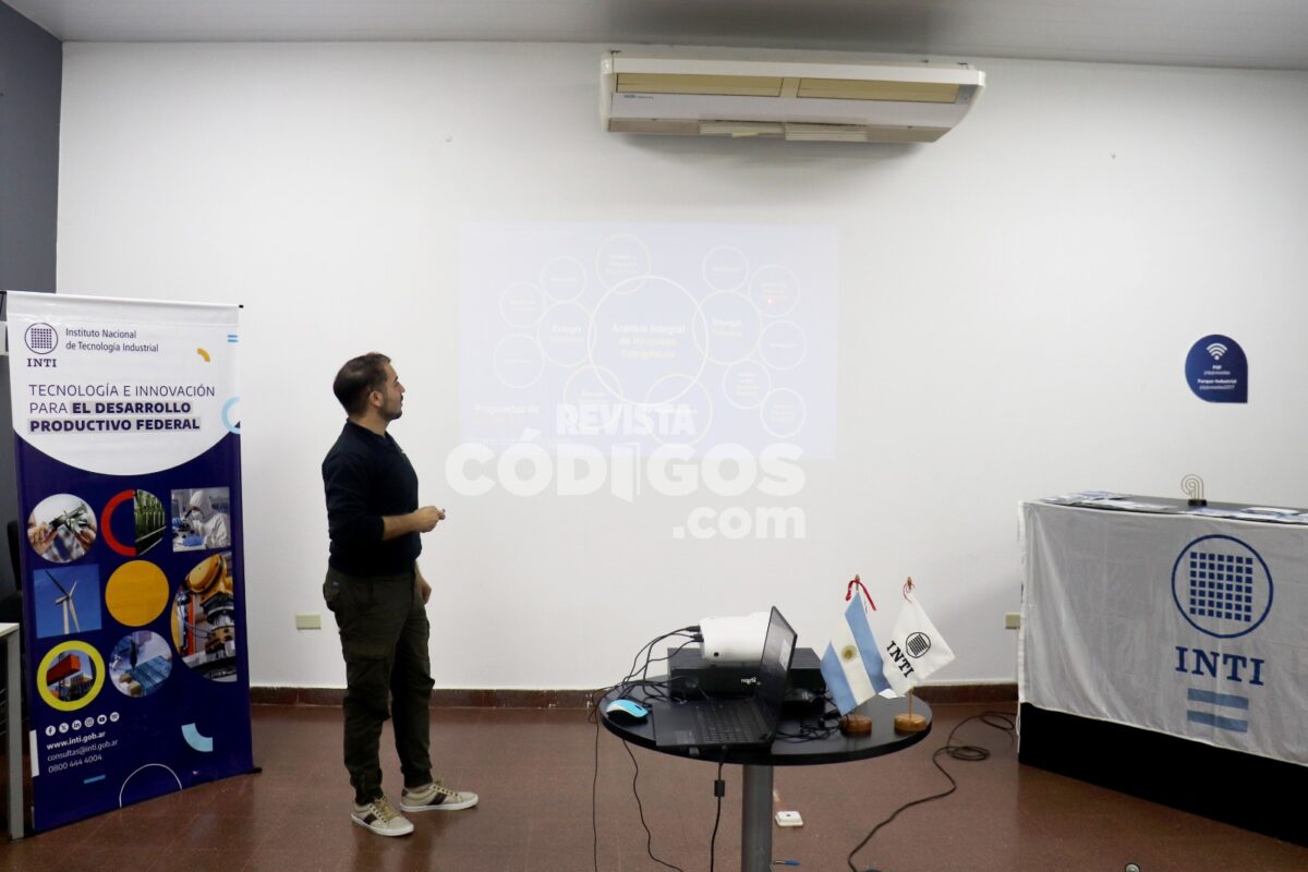 Con eje en la eficiencia energetica el Parque Industrial de Posadas inicio el Ciclo de Charlas 2026 7 - 7