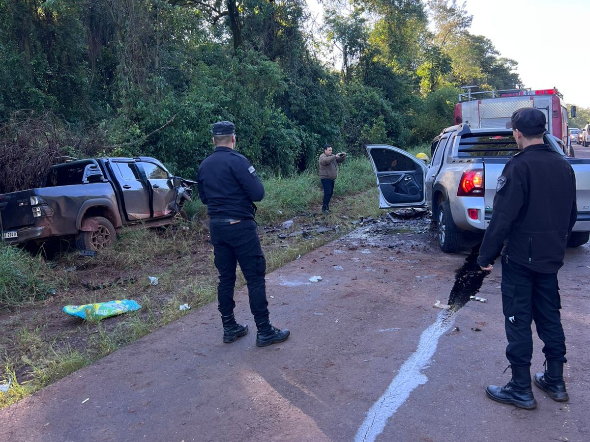 Dos hombres hospitalizados tras un impactante choque frontal en El Alcazar 1 - 1