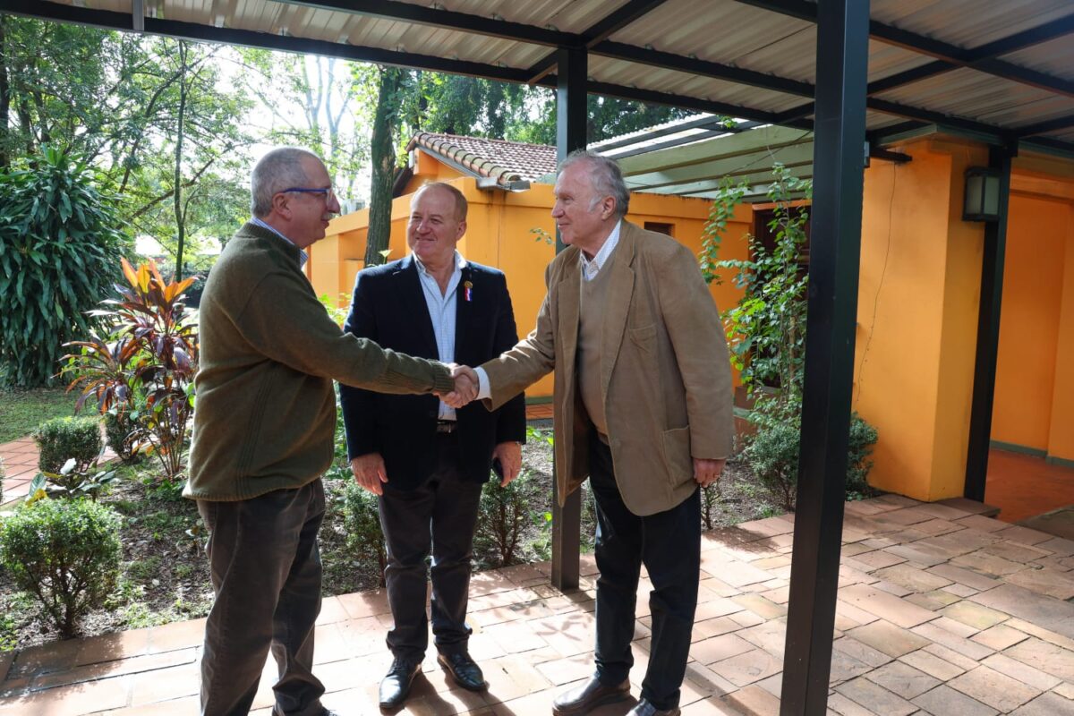 Misiones fortalece relaciones con Paraguay tras reunión entre Passalacqua y el Gobernador de Itapúa 3 6 - Misiones fortalece relaciones con Paraguay tras reunion entre Passalacqua y el Gobernador de Itapua 2 - 5