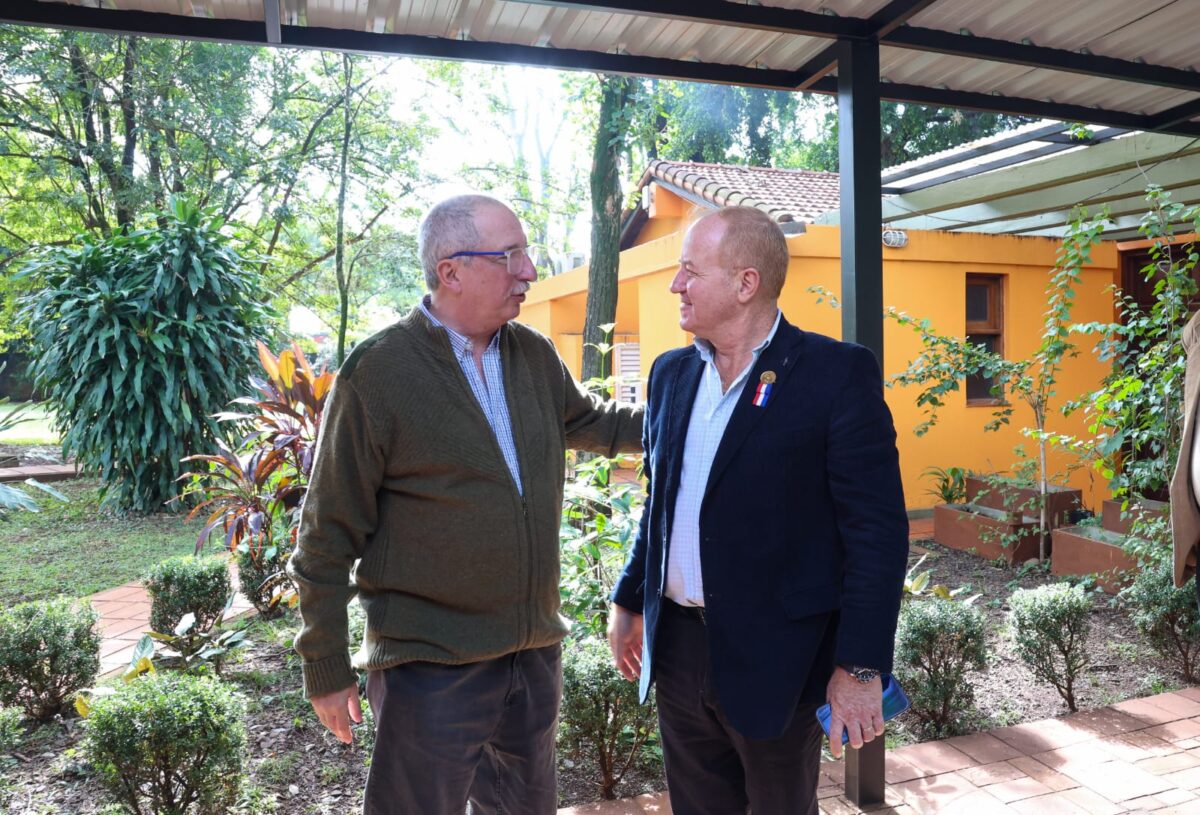 Misiones fortalece relaciones con Paraguay tras reunión entre Passalacqua y el Gobernador de Itapúa 2 4 - Misiones fortalece relaciones con Paraguay tras reunion entre Passalacqua y el Gobernador de Itapua 5 - 3