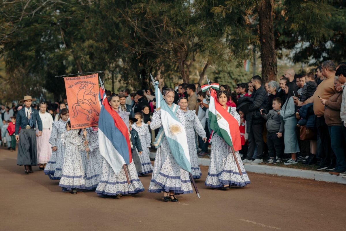 Passalacqua encabezo el acto por los 80 anos de El Soberbio con nueva entrega de titulos de propiedad 4 - 7