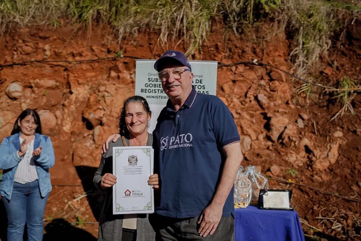 Passalacqua llamo a la unidad en la inauguracion de un nuevo puente urbano en Bernardo de Irigoyen 4 - 3