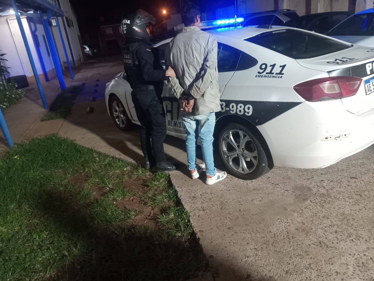 Operativo policial terminó con 18 detenidos en barrios posadeños 2 4 - detenidos posadas 2 - 3