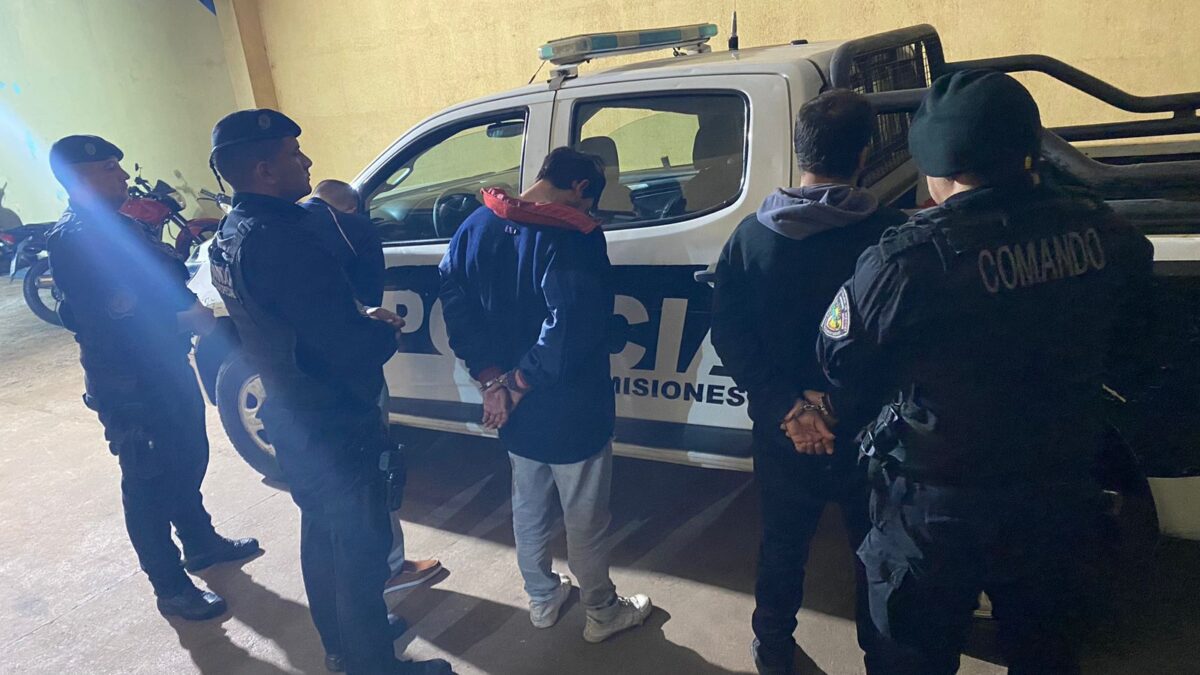 Operativo policial terminó con 18 detenidos en barrios posadeños 1 2 - detenidos posadas 4 - 1