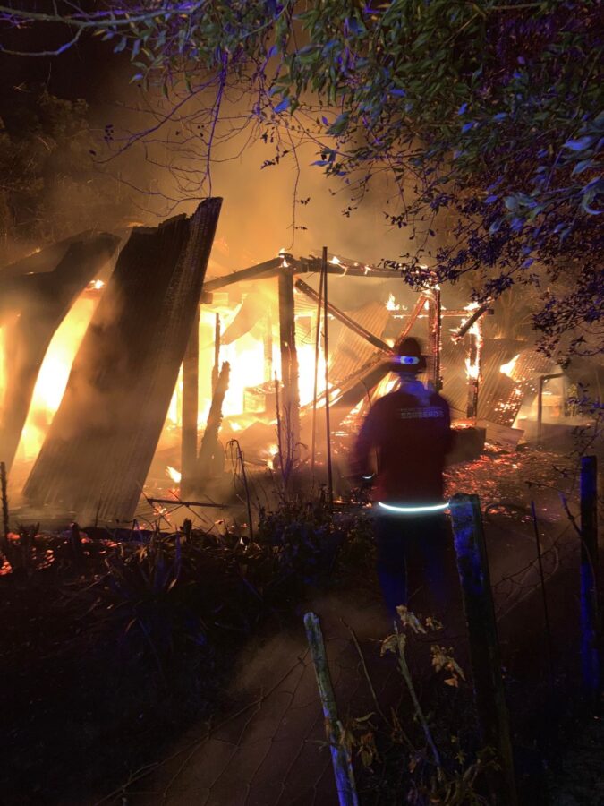 Incendio fatal en Santa Ana: hallaron un cuerpo entre los escombros 1 2 - incendio santa ana 1 - 1
