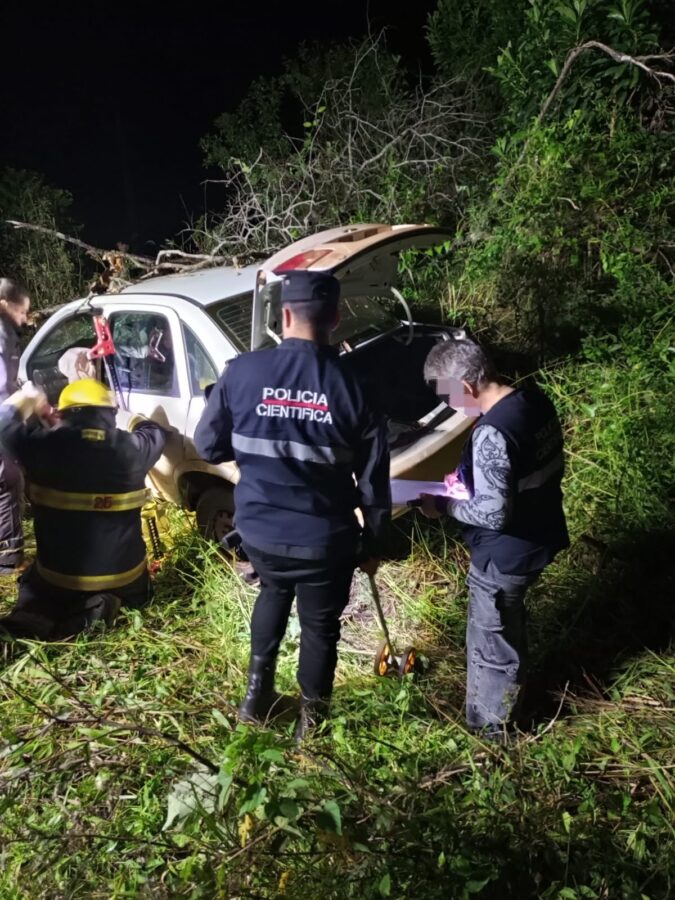 Una maniobra de sobrepaso terminó en un choque frontal con familias heridas en la Ruta 14 2 4 - maniobra sobrepaso 2 - 3