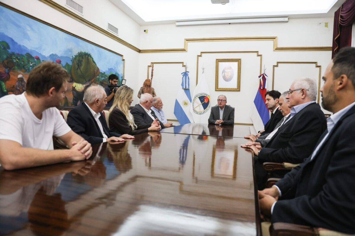 Passalacqua recibió a referentes de la construcción y analizaron la situación del sector en la provincia