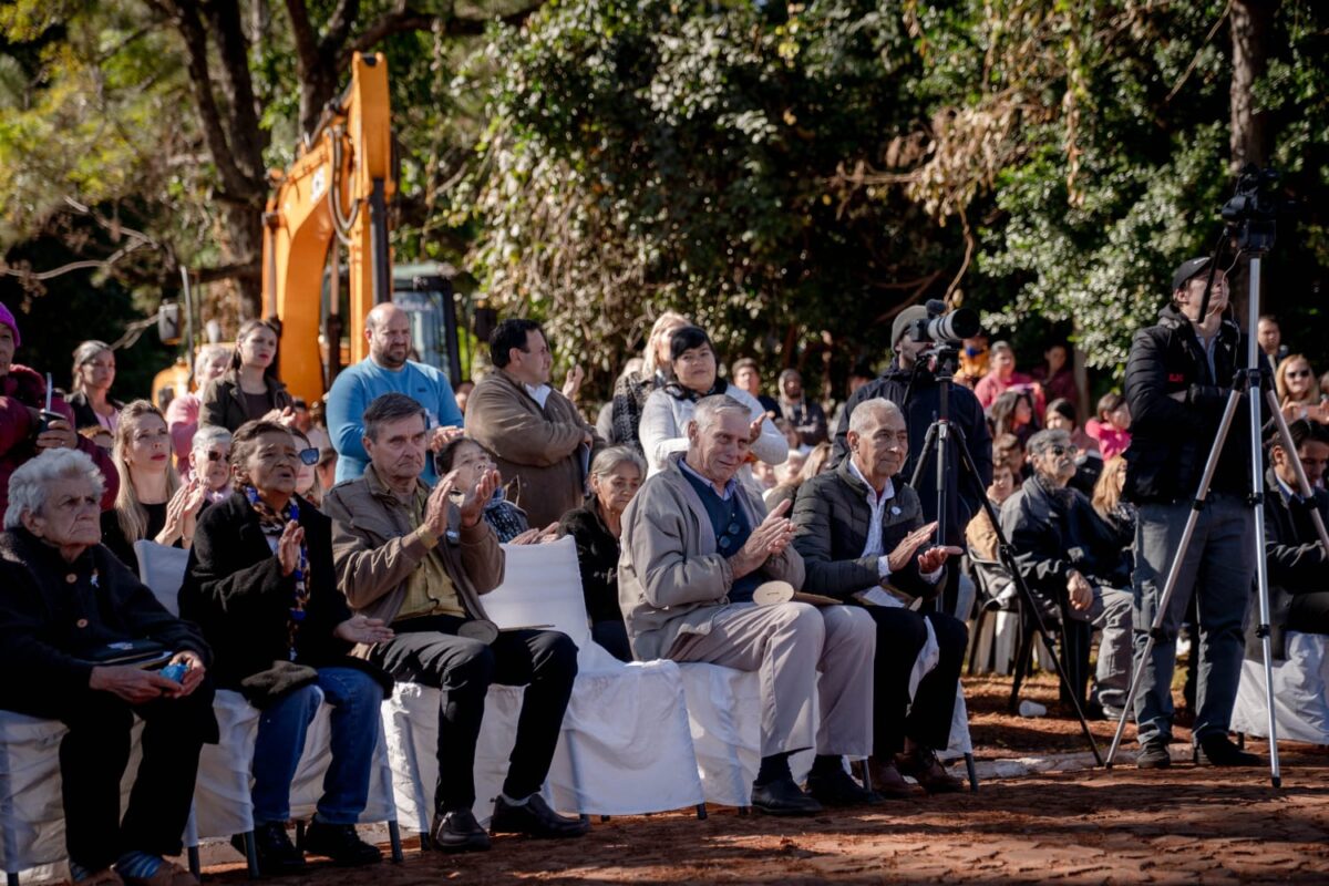 Passalacqua acompañó acto por el aniversario de El Alcázar y llamó a los misioneros a "tirar juntos del carro" 12 24 - passalacqua el alcazar 9 - 23