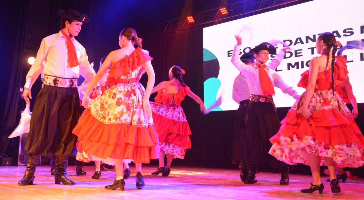 posadas 25 de mayo 3 - 5
