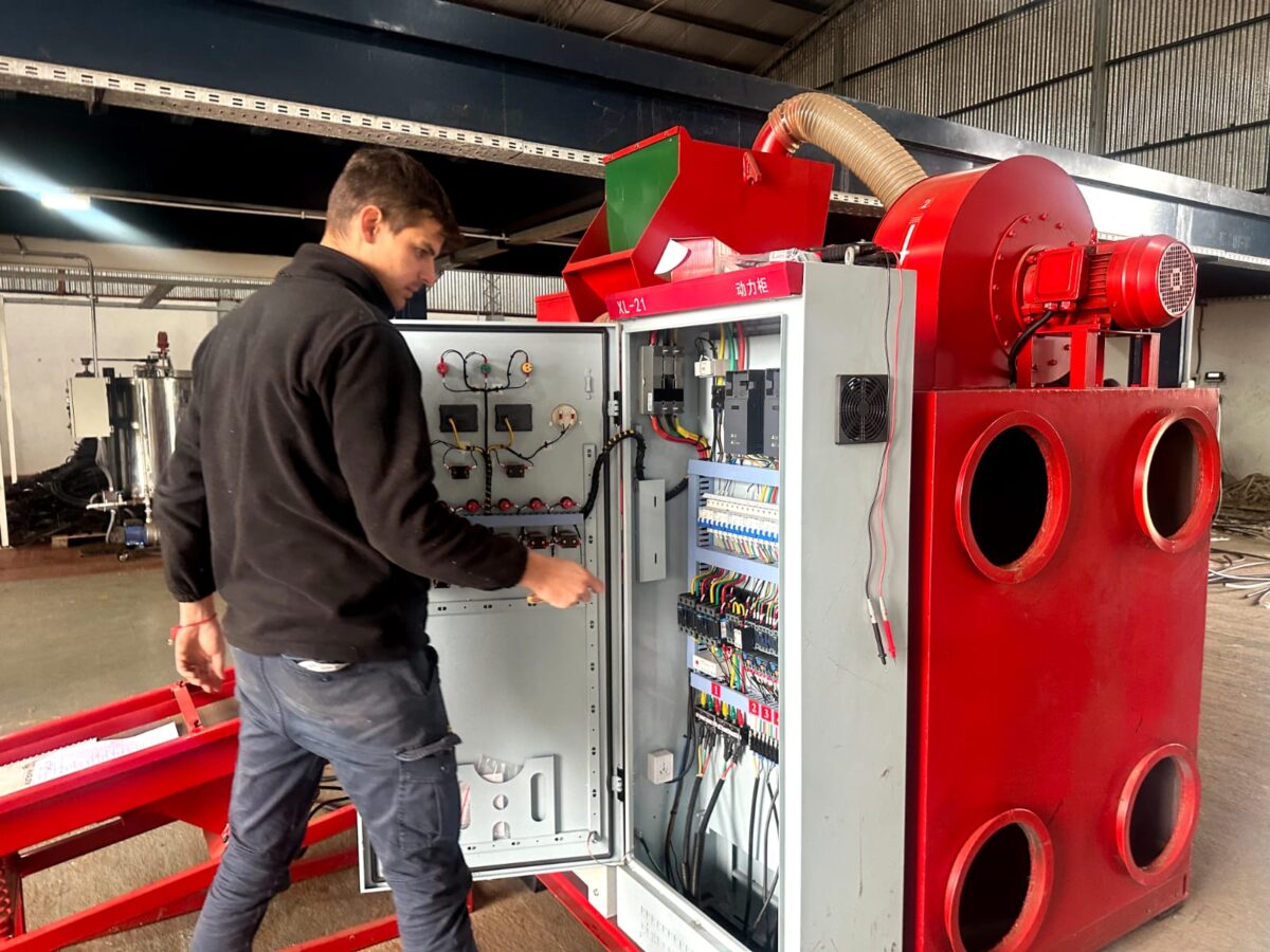 Sartori visitó empresa de reciclaje y la destacó como modelo ambiental que crece y genera empleo en Misiones 2 4 - sartori visita - 3