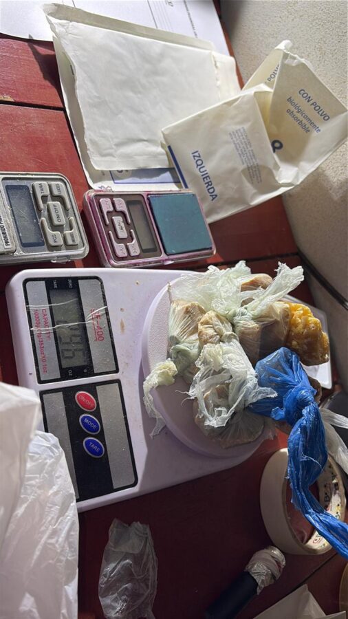Allanamiento permitio desbaratar un kiosco narco y secuestrar mas de 150 dosis de cocaina en San Pedro 12 - 7
