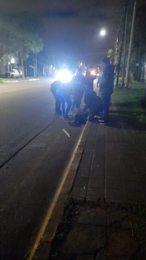 Buscan a un motociclista que atropelló a un adolescente y huyó en Posadas 1 2 - Buscan a un motociclista que atropello a un adolescente y huyo en Posadas 2 - 1