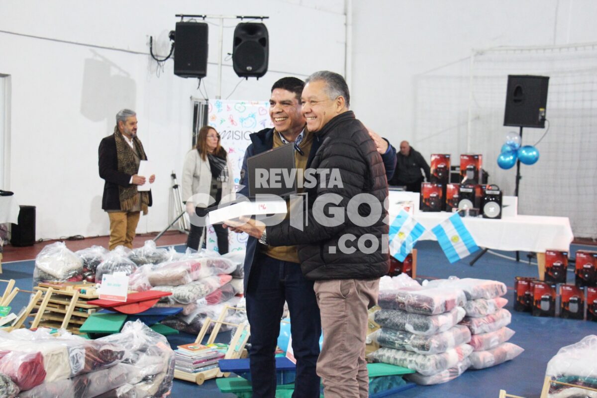 Entrega de equipamiento a Espacios de Primera Infancia No solo se necesita un Estado presente sino tambien eficiente dijo Meza 6 - 5