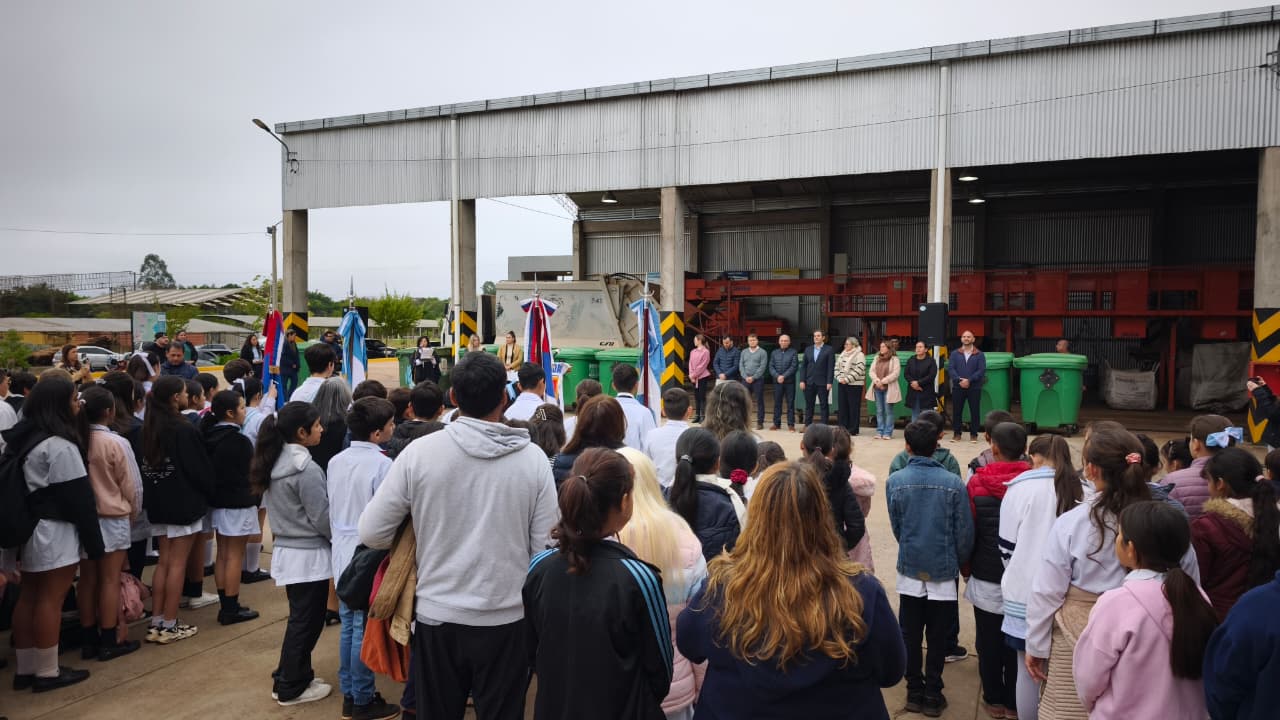 Estudiantes posadenos realizaron la Promesa al Ambiente en el Centro Verde Municipal 1 - 31