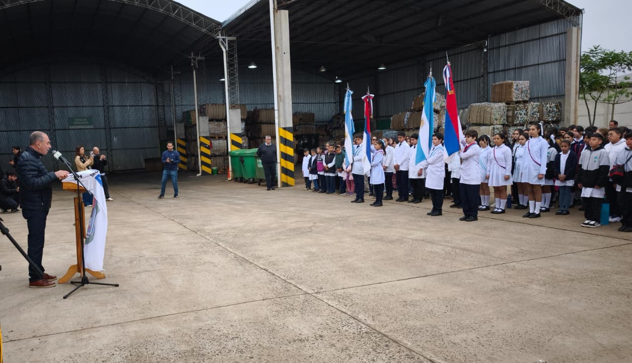 Estudiantes posadenos realizaron la Promesa al Ambiente en el Centro Verde Municipal 4 - 25