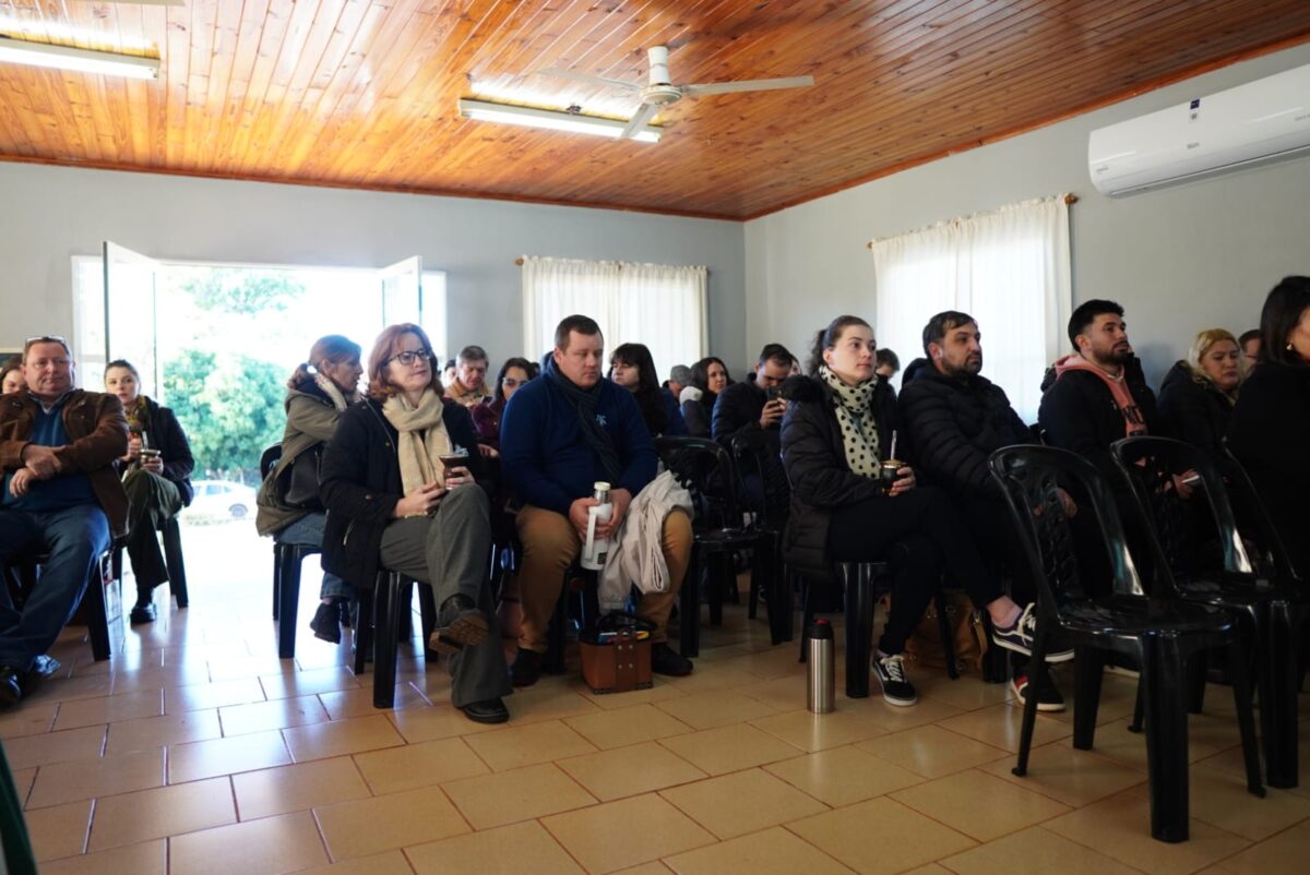 Misiones capacitará en 20 municipios a 500 docentes en educación ambiental y turismo sostenible 3 6 - Misiones capacitara en 20 municipios a 500 docentes en educacion ambiental y turismo sostenible 4 - 5