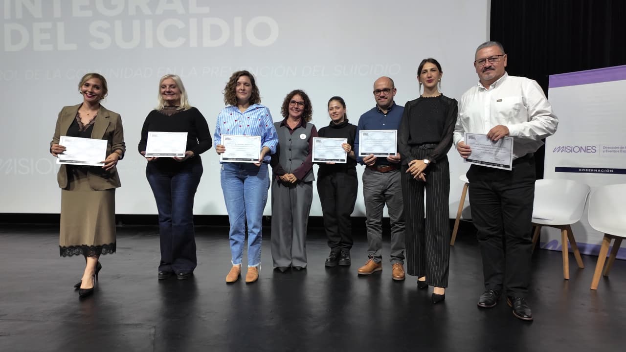 Montecarlo reunio a especialistas y organizaciones para fortalecer la prevencion comunitaria del suicidio 2 - 7