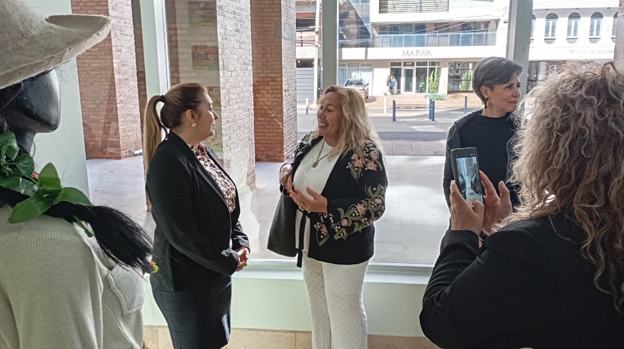 Inauguraron en Legislatura la muestra “Encontrarnos en nuestras raíces” por el Día Nacional del Folklorista 5 10 - Muestra 11 - 9