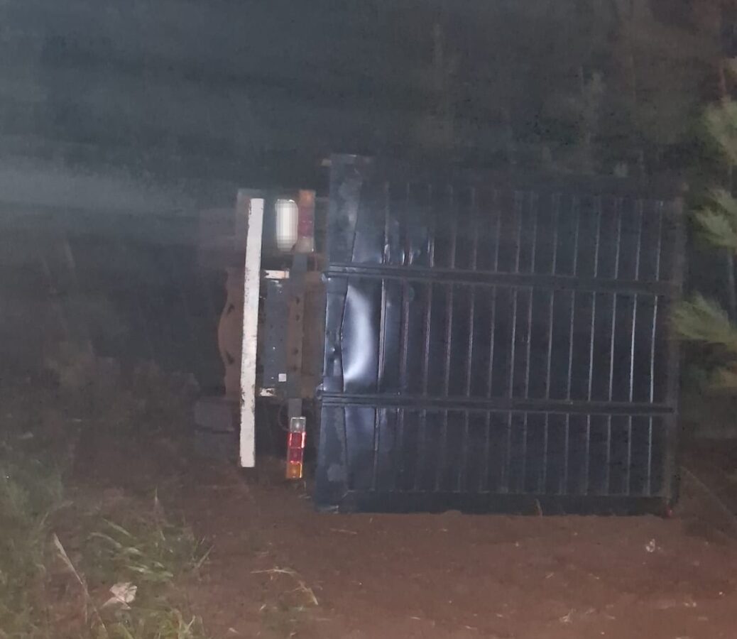 Murió un camionero de 21 años tras despiste provocado por otro vehículo en San Pedro 1 2 - Murio un camionero de 21 anos tras despiste provocado por otro vehiculo en San Pedro 4 - 1