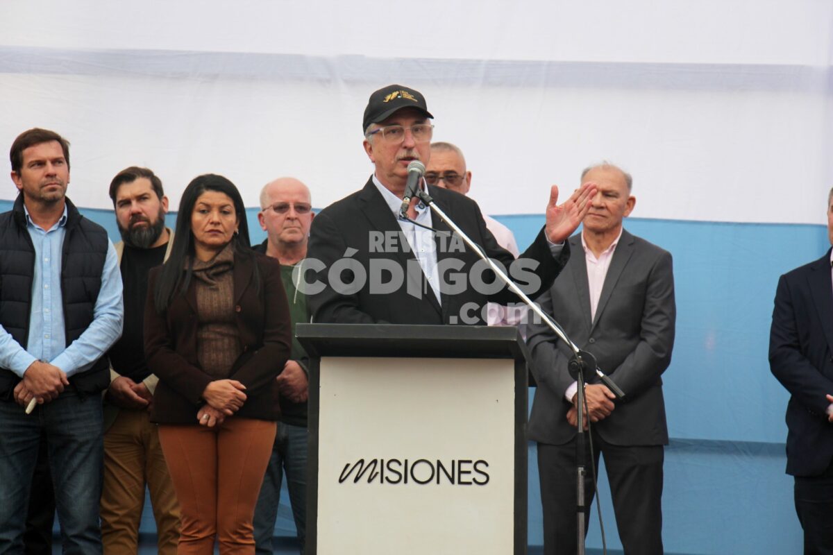 Passalacqua encabezó el acto por el 132° aniversario de Bonpland: "Hay que creer en el otro para salir adelante juntos" 9 18 - Passalacqua encabezo el acto por el 132° aniversario de Bonpland Hay que creer en el otro para salir adelante juntos 10 - 17