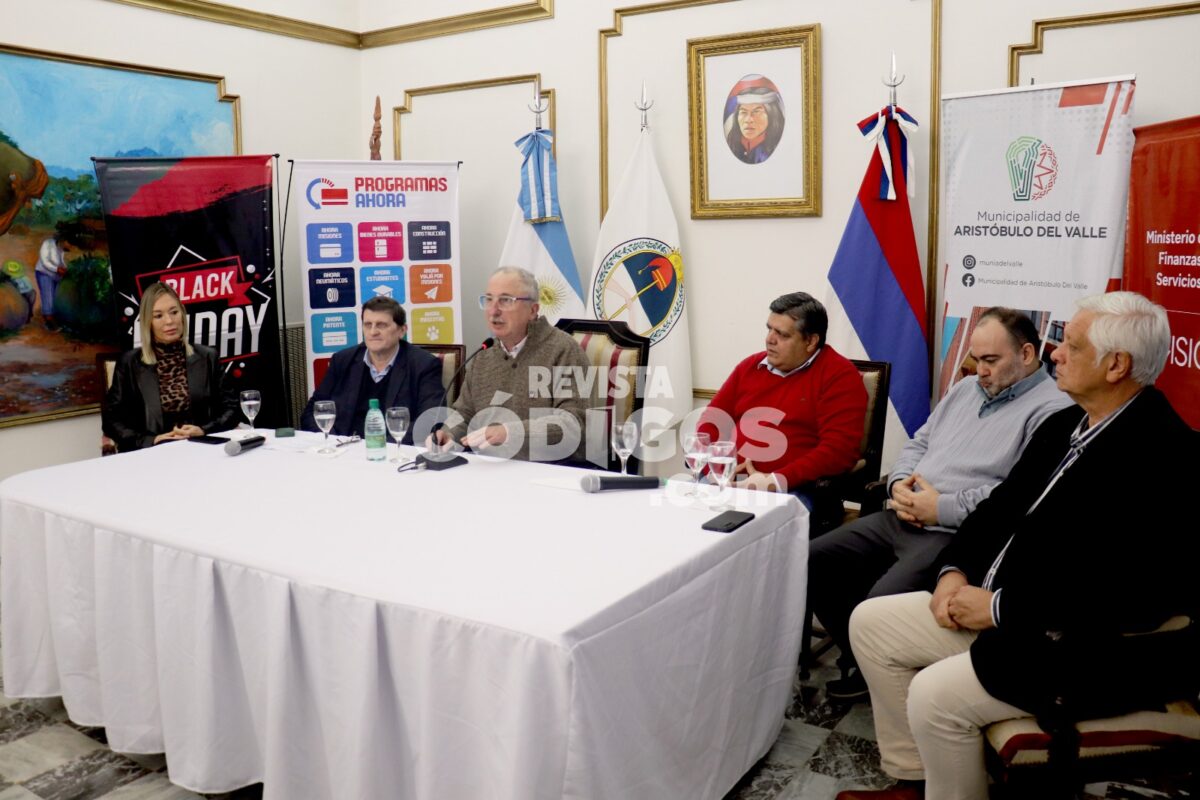 Passalacqua encabezó el lanzamiento del Black Friday de Aristóbulo y aseguró que "es un acelerador de la economía" 1 2 - Passalacqua encabezo el lanzamiento del Black Friday de Aristobulo y aseguro que es un acelerador de la economia 1 - 1