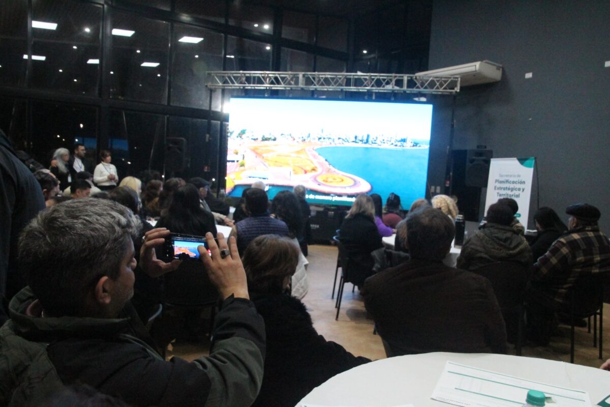 Posadas avanza con el Plan Estrategico 2035 junto a referentes barriales y propuestas de vecinos 2 - 5