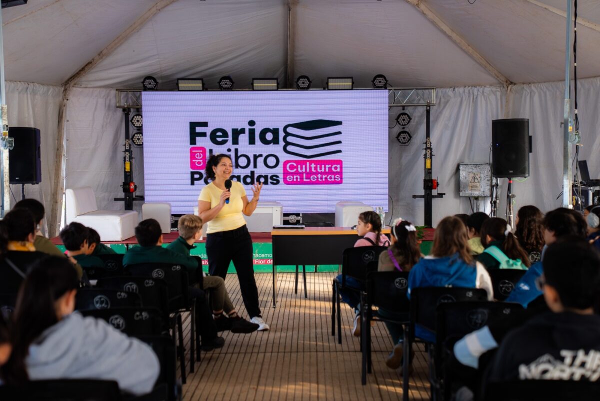 Stelatto visito la Feria del Libro y afirmo que enriquece a jovenes y grandes 1 - 9