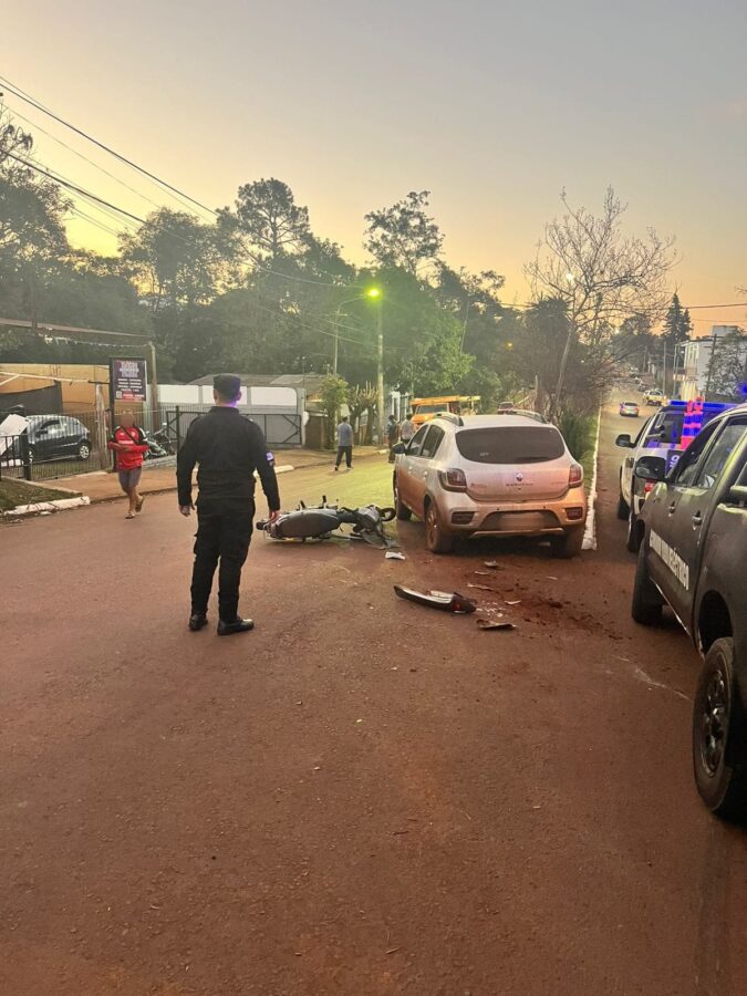 Conducía ebrio, chocó contra una motocicleta y terminó detenido en Jardín América 1 2 - choque jardin america 1 - 1