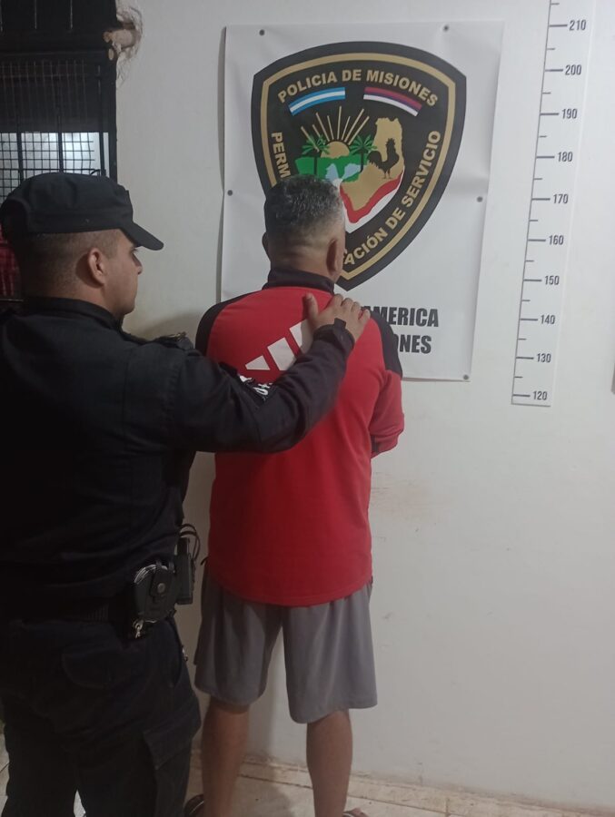 Conducía ebrio, chocó contra una motocicleta y terminó detenido en Jardín América 2 4 - choque jardin america 3 - 3