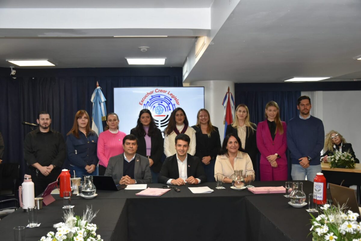 La Comisión de Poderes emitió dictámenes favorables para siete designaciones judiciales en la provincia 1 2 - comision de poderes 1 - 1