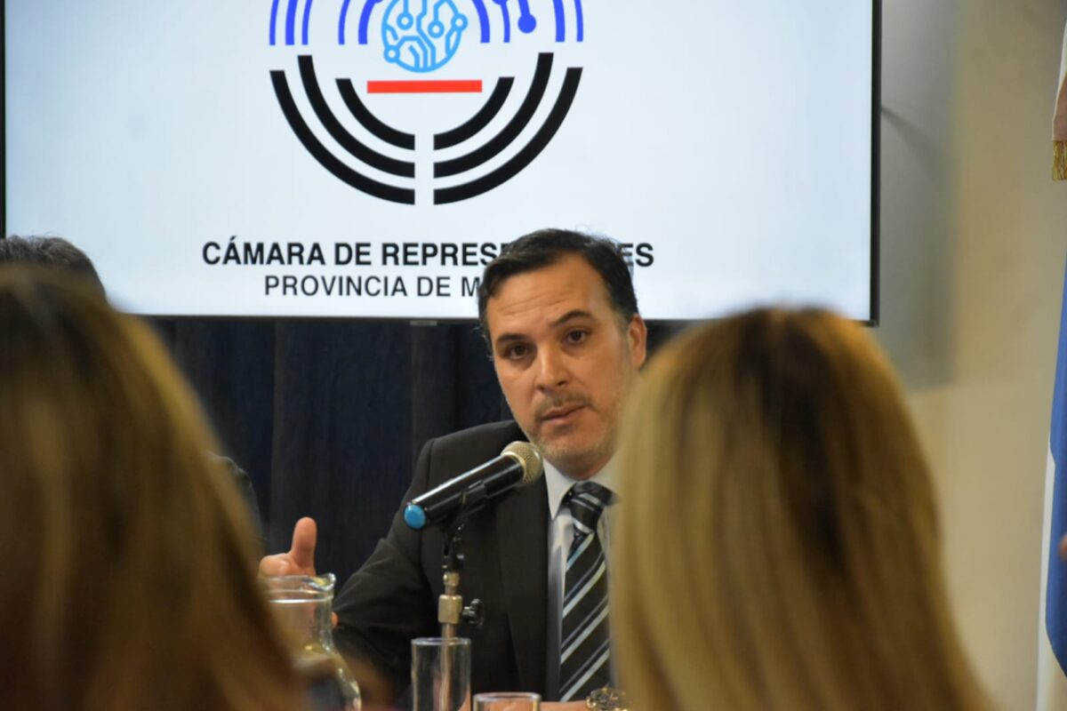 La Comisión de Poderes emitió dictámenes favorables para siete designaciones judiciales en la provincia 2 4 - comision de poderes 2 - 3