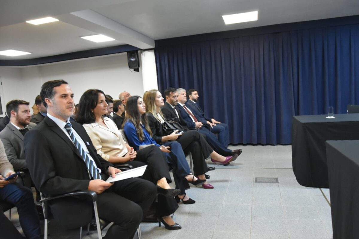 La Comisión de Poderes emitió dictámenes favorables para siete designaciones judiciales en la provincia 3 6 - comision de poderes 3 - 5