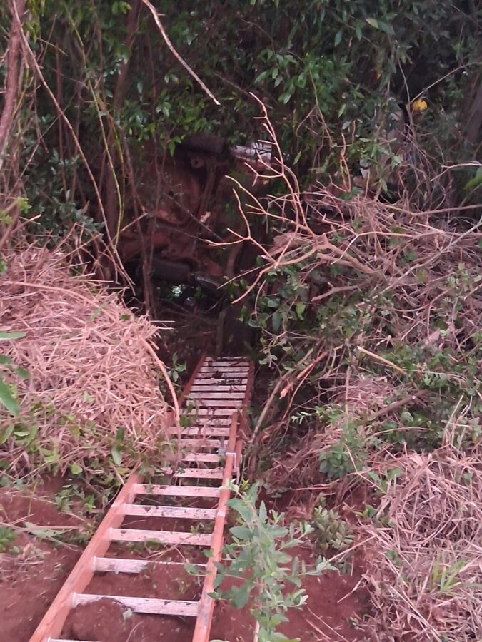 Tragedia en la Ruta Provincial 4: un cabo del Servicio Penitenciario murió tras un violento despiste 1 2 - despeiste 1 - 1