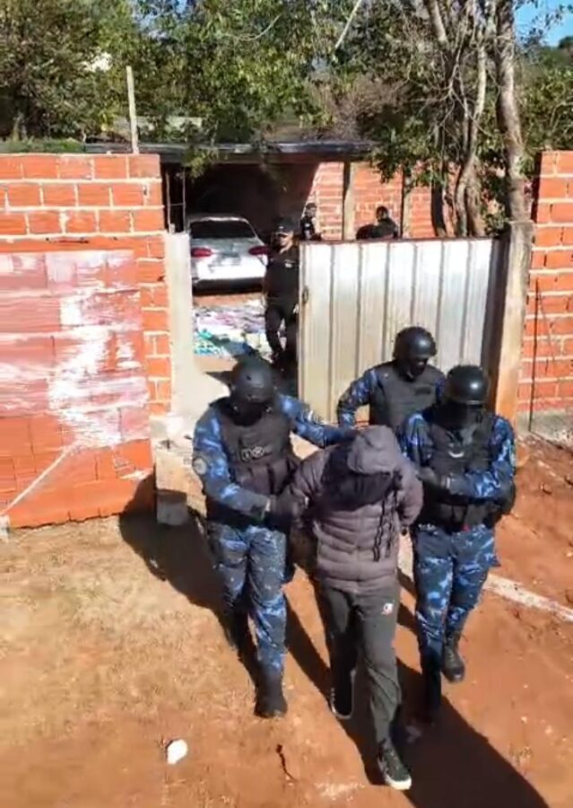 detenido iguazu 2 - 3