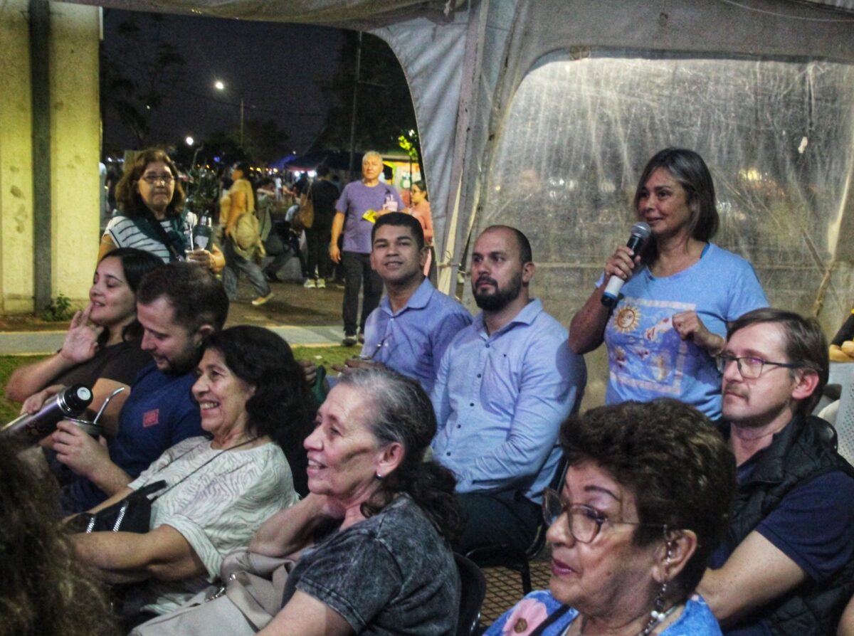 Posadas vivió a pleno la tercera jornada de la Feria del Libro y cierra hoy con múltiples actividades 1 2 - feria del libro 3 1 - 1
