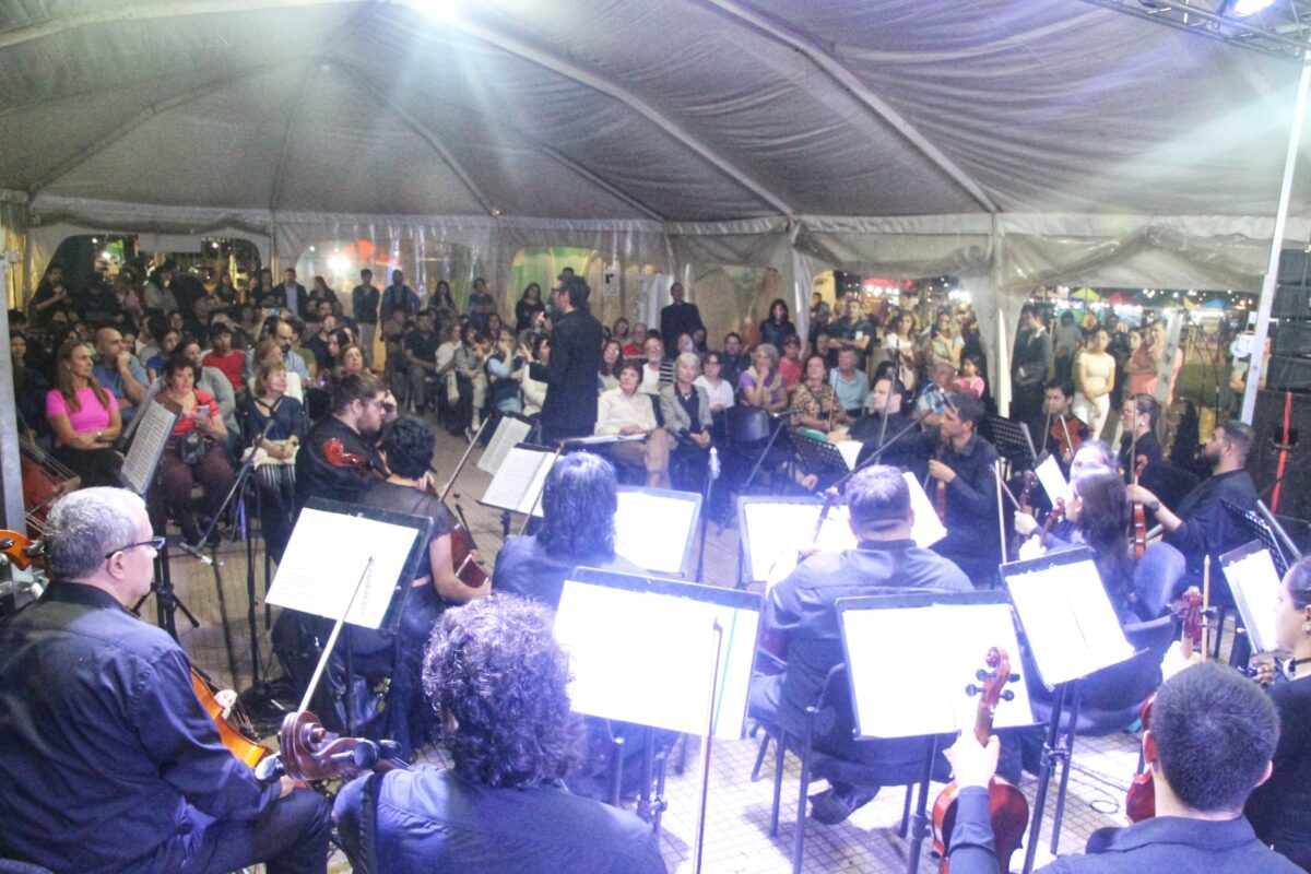Posadas vivió a pleno la tercera jornada de la Feria del Libro y cierra hoy con múltiples actividades 3 6 - feria del libro 5 1 - 5