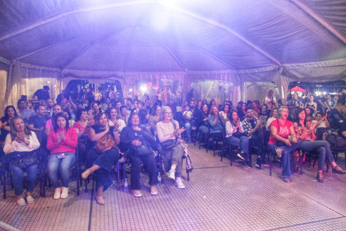 Posadas vivió a pleno la tercera jornada de la Feria del Libro y cierra hoy con múltiples actividades 5 10 - feria del libro 8 - 9