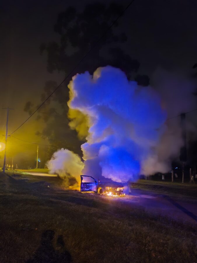 Iba conduciendo cuando su auto comenzó a prenderse fuego en San Javier 1 2 - fuego en auto 1 - 1