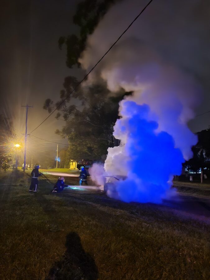 Iba conduciendo cuando su auto comenzó a prenderse fuego en San Javier 2 4 - fuego en auto 2 - 3