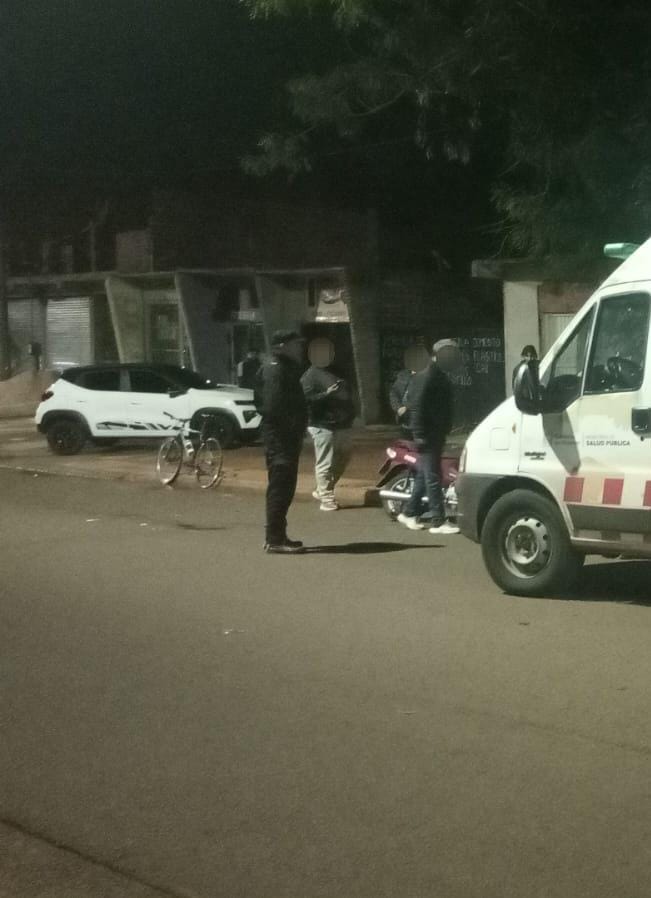Choque entre dos motocicletas dejó a dos conductores hospitalizados en Posadas 2 4 - heridos 2 - 3