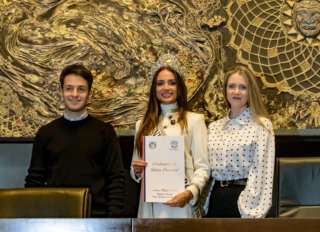 Tamara Rogouski recibió el reconocimiento de la Legislatura por su consagración como Miss Universo Argentina 2026